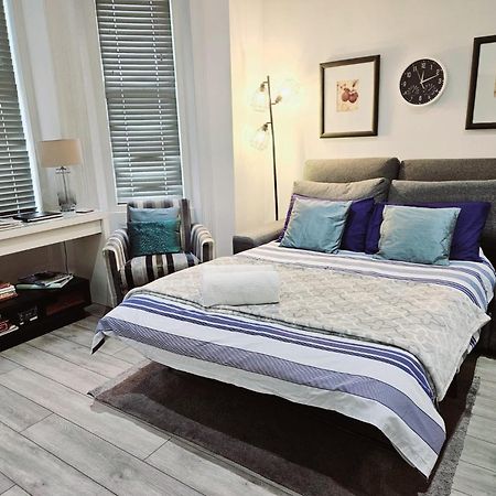 Stylish Apartment In Victorian Conversion Free Parking & Private Patio Close To Beach Town Centre & Bic Bournemouth Exteriér fotografie
