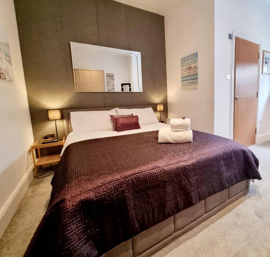 Stylish Apartment In Victorian Conversion Free Parking & Private Patio Close To Beach Town Centre & Bic Bournemouth Exteriér fotografie