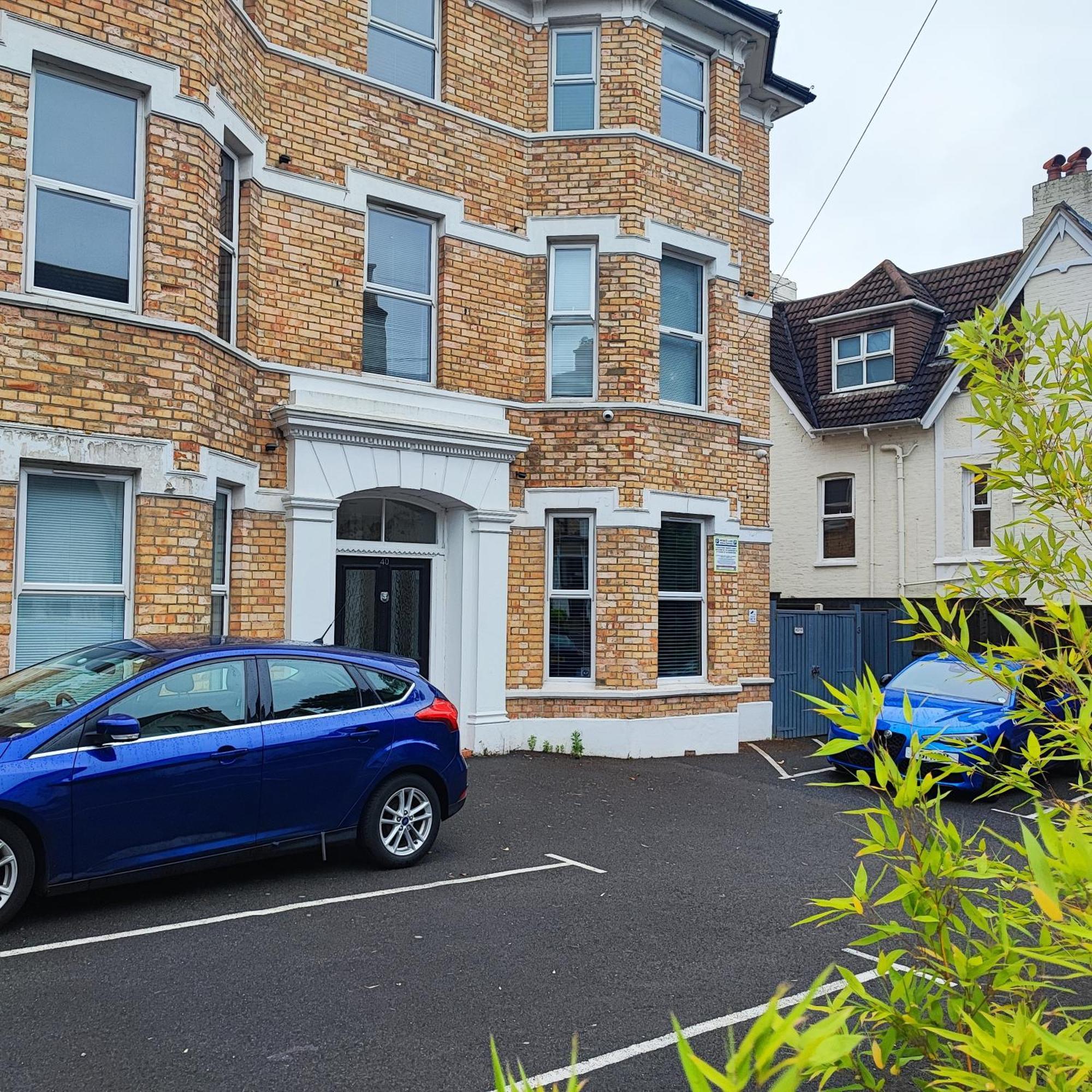 Stylish Apartment In Victorian Conversion Free Parking & Private Patio Close To Beach Town Centre & Bic Bournemouth Exteriér fotografie