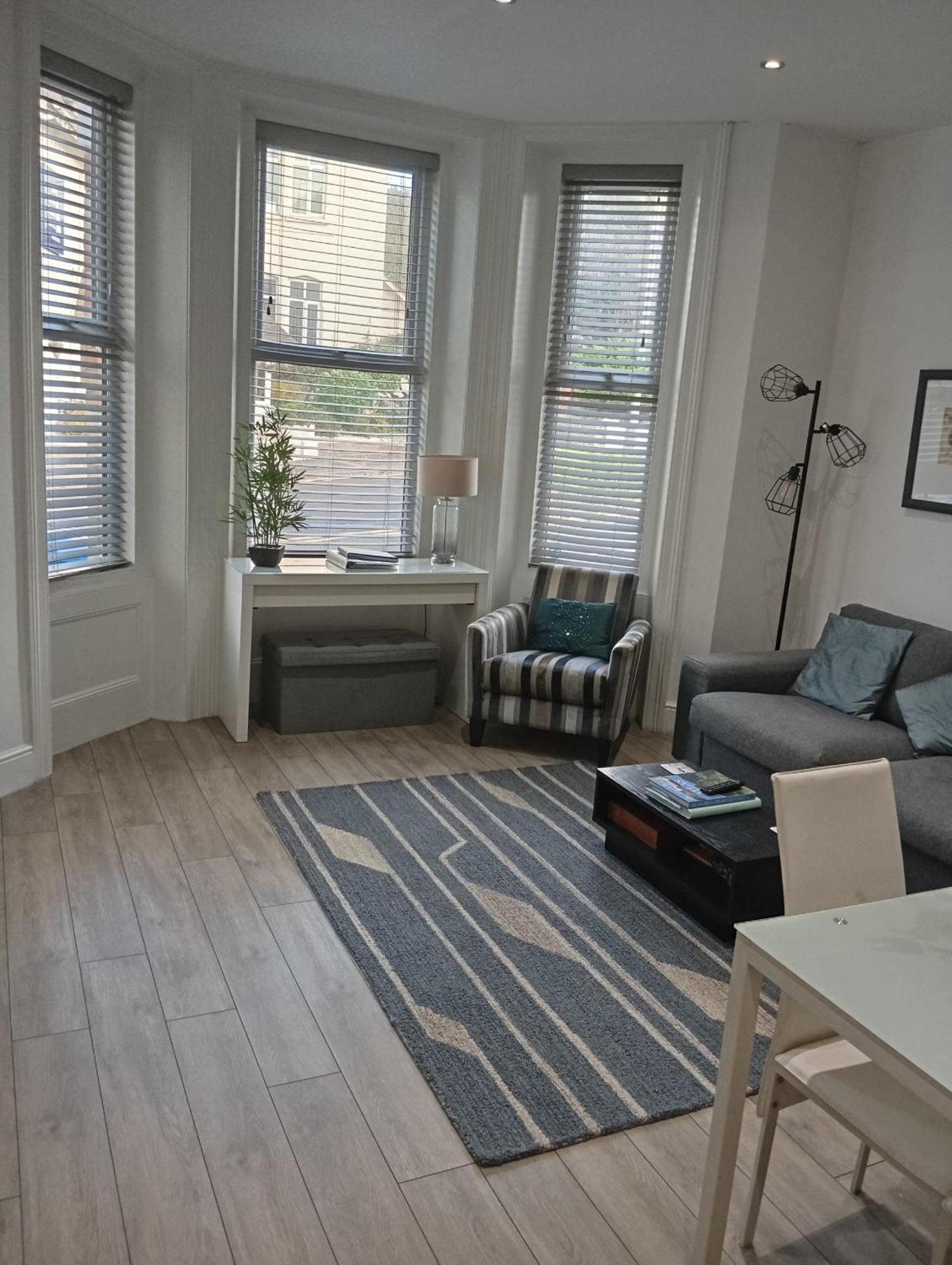 Stylish Apartment In Victorian Conversion Free Parking & Private Patio Close To Beach Town Centre & Bic Bournemouth Exteriér fotografie