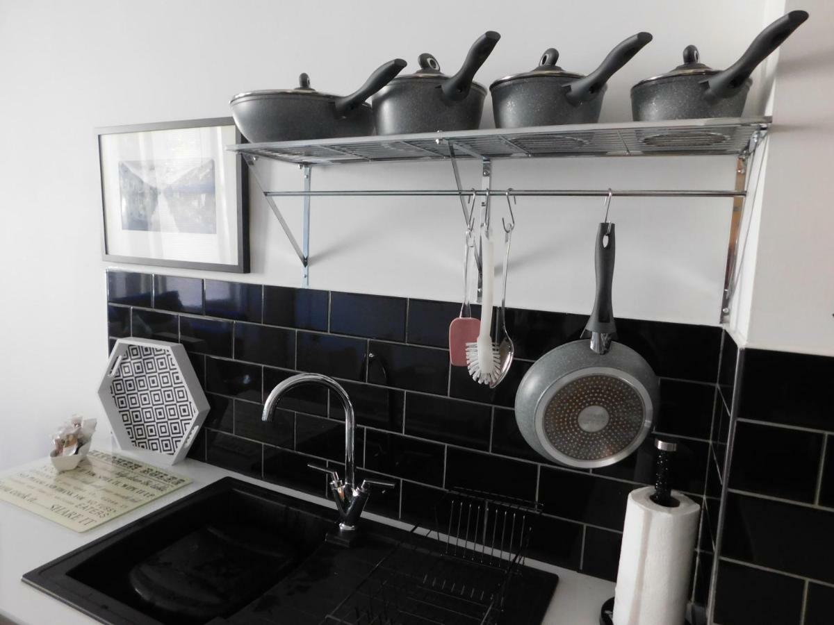 Stylish Apartment In Victorian Conversion Free Parking & Private Patio Close To Beach Town Centre & Bic Bournemouth Exteriér fotografie