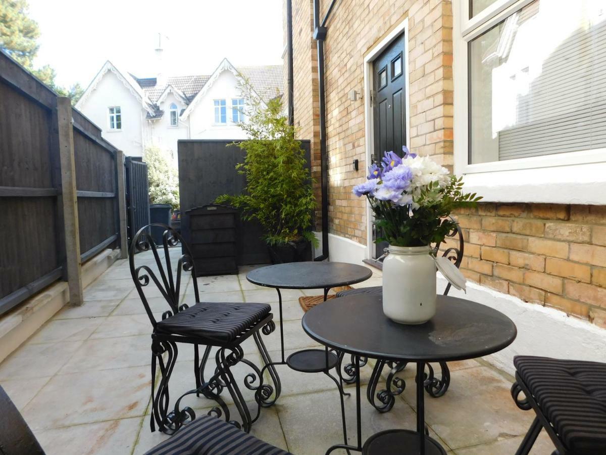 Stylish Apartment In Victorian Conversion Free Parking & Private Patio Close To Beach Town Centre & Bic Bournemouth Exteriér fotografie