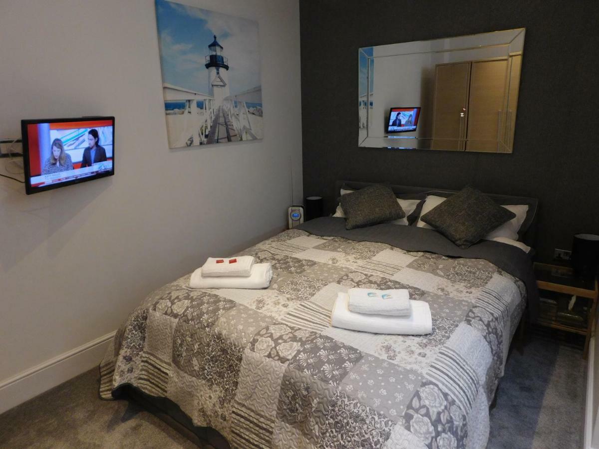 Stylish Apartment In Victorian Conversion Free Parking & Private Patio Close To Beach Town Centre & Bic Bournemouth Exteriér fotografie